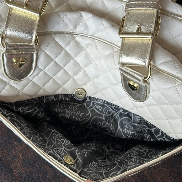 Betsey Johnson Duffel Bag 💼 - Picture 6 of 16